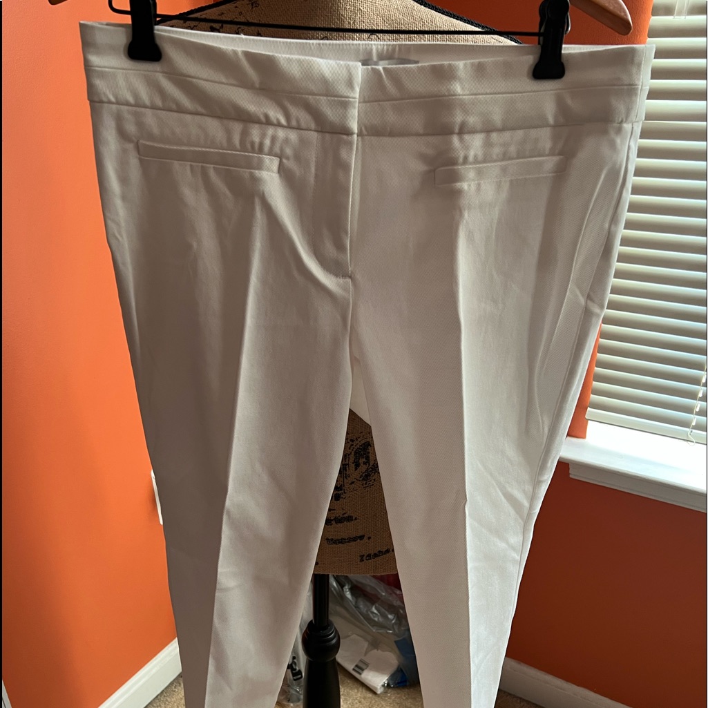 Express White Cuffed Capri Pants Express White Cuffed Capri Pants